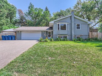 5446 Cottage Ave, Saint Paul, MN 55110