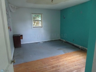 201 3rd Ave SE, Lidgerwood, ND 58053