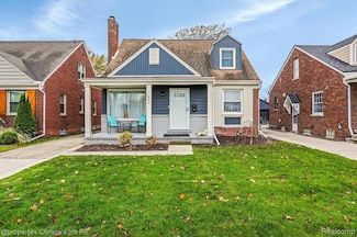 469 Kerby Rd, Grosse Pointe Farms, MI 48236