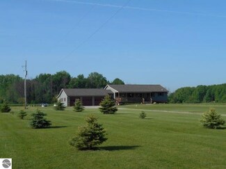 725 Serenity Dr, Ithaca, MI 48847