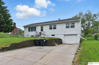 5302 N 49th St, Omaha, NE 68104