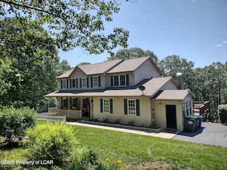 44 Conyngham Crest Dr, Sugarloaf, PA 18249