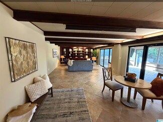 2220 Vesthaven Way E, Vestavia, AL 35216