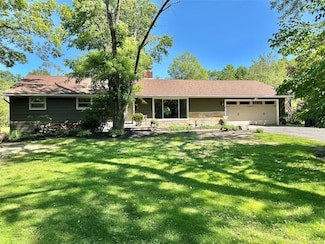 282 Petticoat Ln, Bloomingburg, NY 12721
