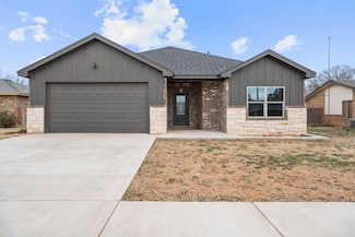 310 E 16th St, Wolfforth, TX 79382