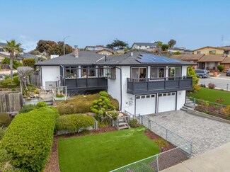 10 Athens Ct, Seaside, CA 93955