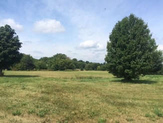 2910 Rolling Oaks Rd, Spring Grove, IL 60081