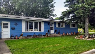 325 Maple St, Phillips, AK 54555