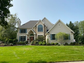 1570 Camden Place, Wheaton, IL 60189