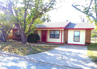 115 South St, Brady, TX 76825