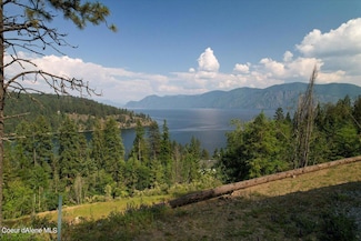 661 Midas Dr, Sagle, ID 83860