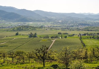 540 N Valley View Rd, Ashland, OR 97520