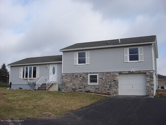 10 Joan Dr, Tunkhannock, PA 18657