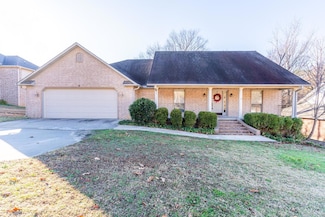 2202 Julie Ann Ln, Paragould, AR 72450