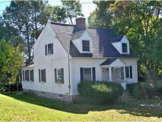 27 Wachusetts Ave, Lawrence, MA 01841