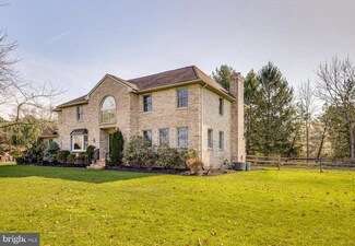 4 Meadowview Dr, Shamong, NJ 08088