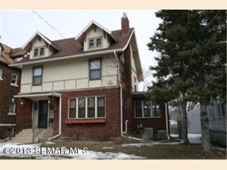 11 1st Ave SW, Rochester, MN 55902