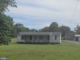 5537 Beach Rd, Midland, VA 22728