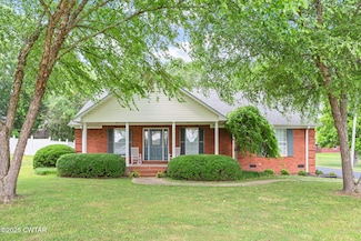 1041 N Broad St, Lexington, TN 38351