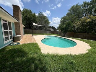 1121 Stoneoak Ln, Austin, TX 78745