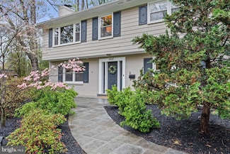 9132 Santayana Dr, Fairfax, VA 22031