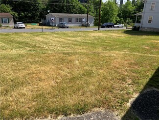 3328 Franklin St, Slatington, PA 18080