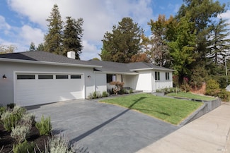 813 Paula Ln, Petaluma, CA 94952