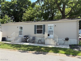 104 Tulip Ln, Mentor, OH 44060