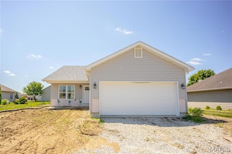 1016 Fox Manor Ct, Staunton, IL 62088