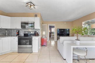 2741 NE 8th Ave Unit 20, Wilton Manors, FL 33334