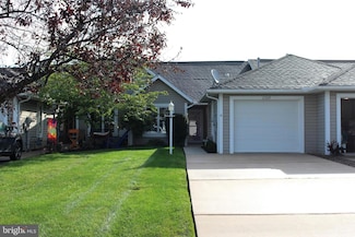 2309 Aronimink Cir, Fayetteville, PA 17222