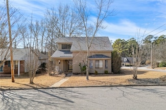 1045 Dekalb St, Auburn, AL 36830