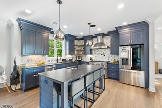 13 Williams Trail, Hopatcong, NJ 07843