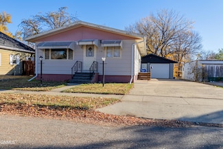 116 1st Ave NE, Beulah, ND 58523