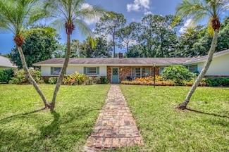 5528 Hibiscus Rd, Jupiter, FL 33458