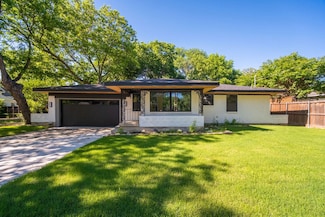 1500 W Virginia St, McKinney, TX 75069