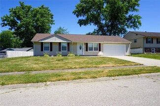 1254 Burket Dr, New Carlisle, OH 45344