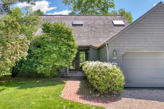 62 Huckleberry Ln, East Hampton, NY 11937