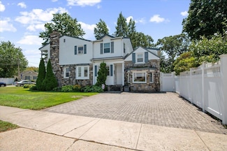 1016 Tyrus Ct, Merrick, NY 11566