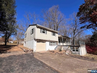 62 Park Lake Ave, Titusville, NJ 08560