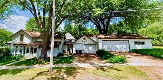 302 E 2nd St, Prophetstown, IL 61277