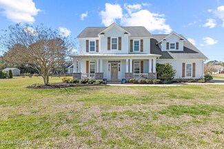 407 W Island View Dr, Hampstead, NC 28443