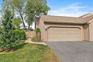 830 Oak Hill Rd, Lake Barrington, IL 60010