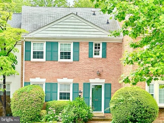 3221 Adams Ct, Fairfax, VA 22030