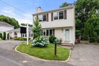226 Pine Hill Cir, Waltham, MA 02451