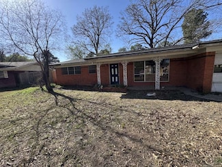 1716 S Robison Rd, Texarkana, TX 75501