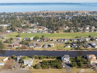 564 Point Brown Ave NE, Ocean Shores, WA 98569