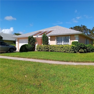 210 N Grove Isle Cir, Vero Beach, FL 32962