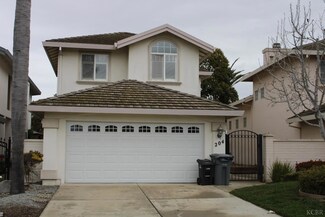 204 Montclair Ln, Salinas, CA 93906