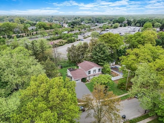 25 Adrienne Ln, Hauppauge, NY 11788